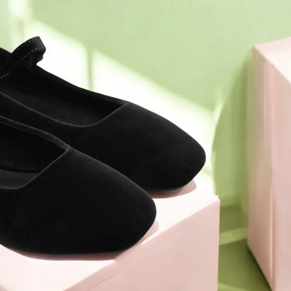 bailarinas_flexibles__en__1-1.webp Calzaro Zapatos De Tac贸n | Bailarinas | Bailarinas Flexibles 459 en Terciopelo Negro