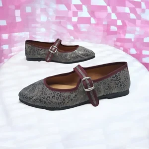Calzaro Casual | Bailarinas | Bailarinas Venecianas Trabilla de Mujer Berta en Piel Gris Leopardo