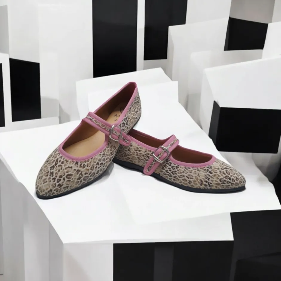 bailarinas_venecianas_tra_1-2.webp Calzaro Casual | Bailarinas | Bailarinas Venecianas Trabilla de Mujer Berta en Piel Beige Leopardo
