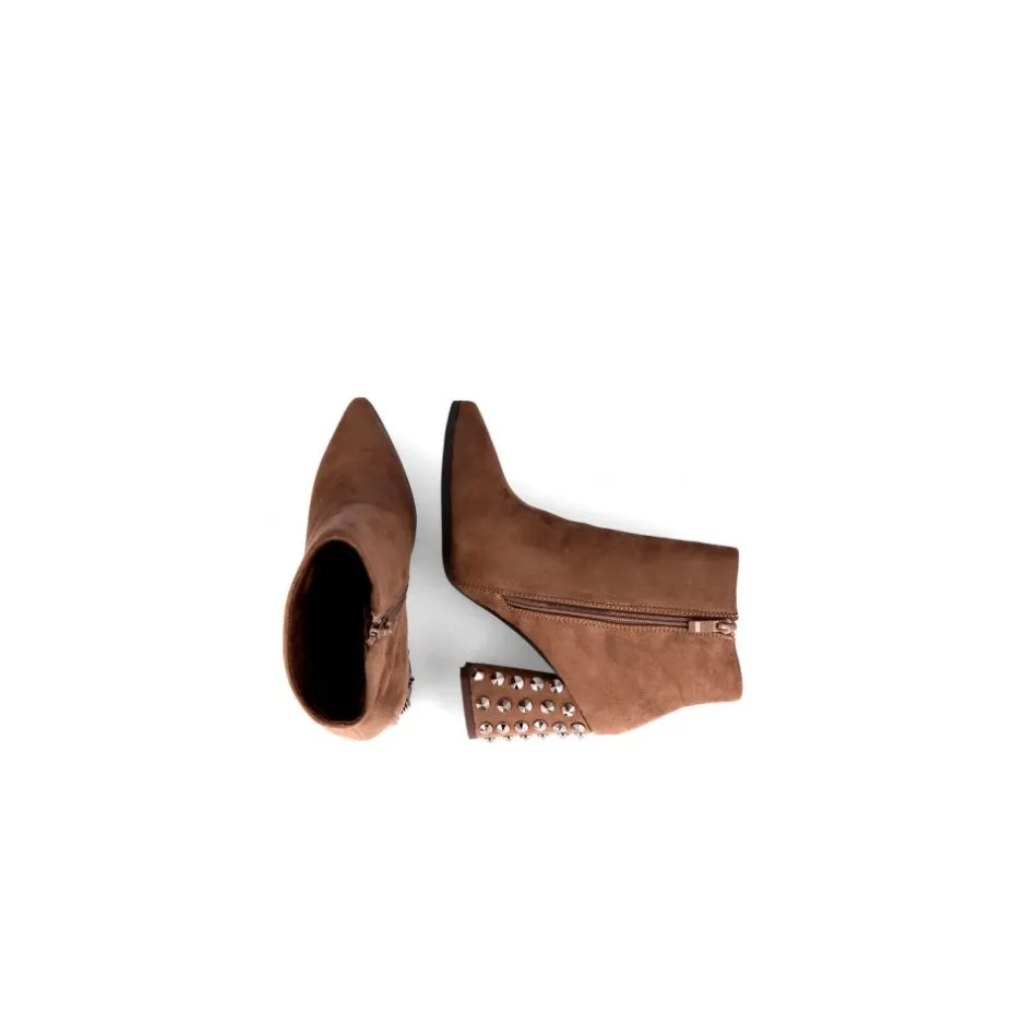 botin__en_taupe_3.webp Calzaro Botas Bajas Y Botines | Botin 20794 en taupe