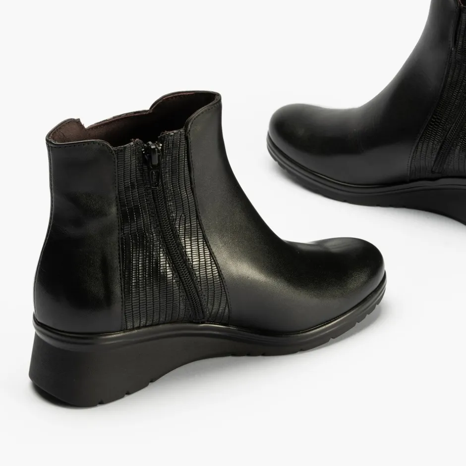 botines__cua_micro_lucido_2.webp Calzaro Confort | Botines 1626 Cuña Micro Lucido/Tejus Negro