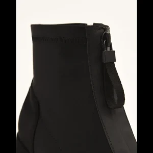 Calzaro Botas Y Botines Mujer | Botines en Negro 462J006 con Cremallera Frontal.