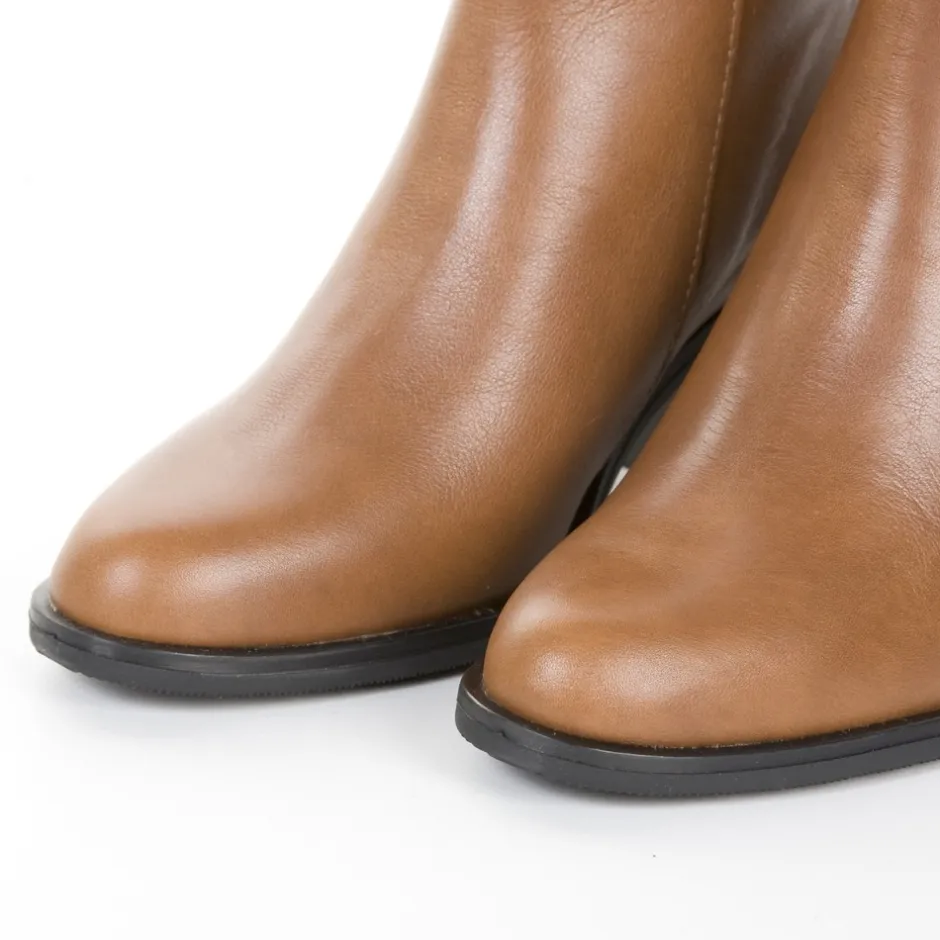 botn__cuero_4.webp Calzaro Botas Y Botines Mujer | Botas Bajas Y Botines | Botín 17 Cuero