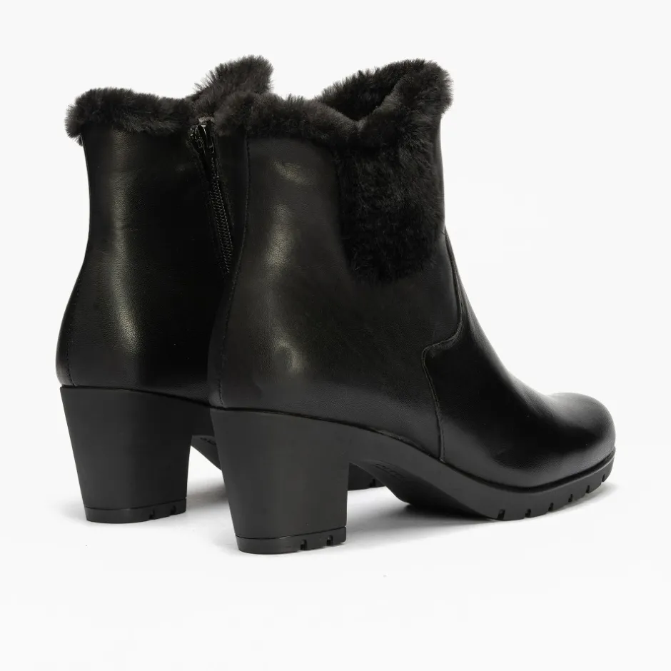 botn_alto_tacn__negro_con_2.webp Calzaro Botas De Pelo | Botín alto tacón 3315 negro con detalle pelo