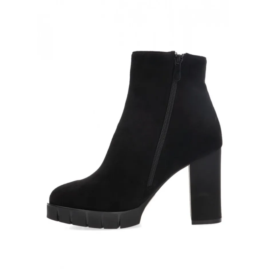 botn_arreglado_tacon_alto_2.webp Calzaro Botas Y Botines Mujer | Botas Bajas Y Botines | Botín Arreglado Tacon Alto Liverpool 31921 Antelina Negro.