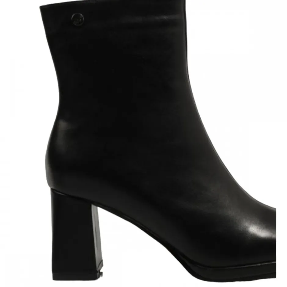 botn_liso_napa_plataforma_2.webp Calzaro Botas Bajas Y Botines | Botín Liso Napa Plataforma 23187 Negro.