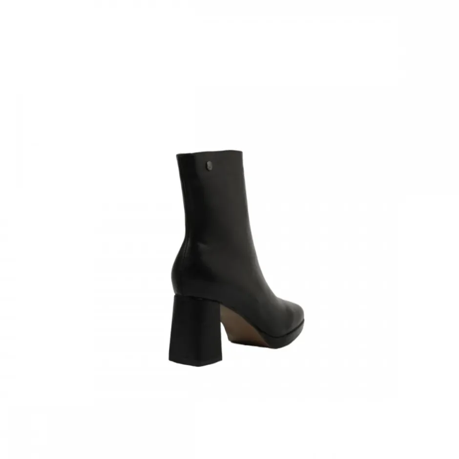 botn_liso_napa_plataforma_3.webp Calzaro Botas Bajas Y Botines | Botín Liso Napa Plataforma 23187 Negro.