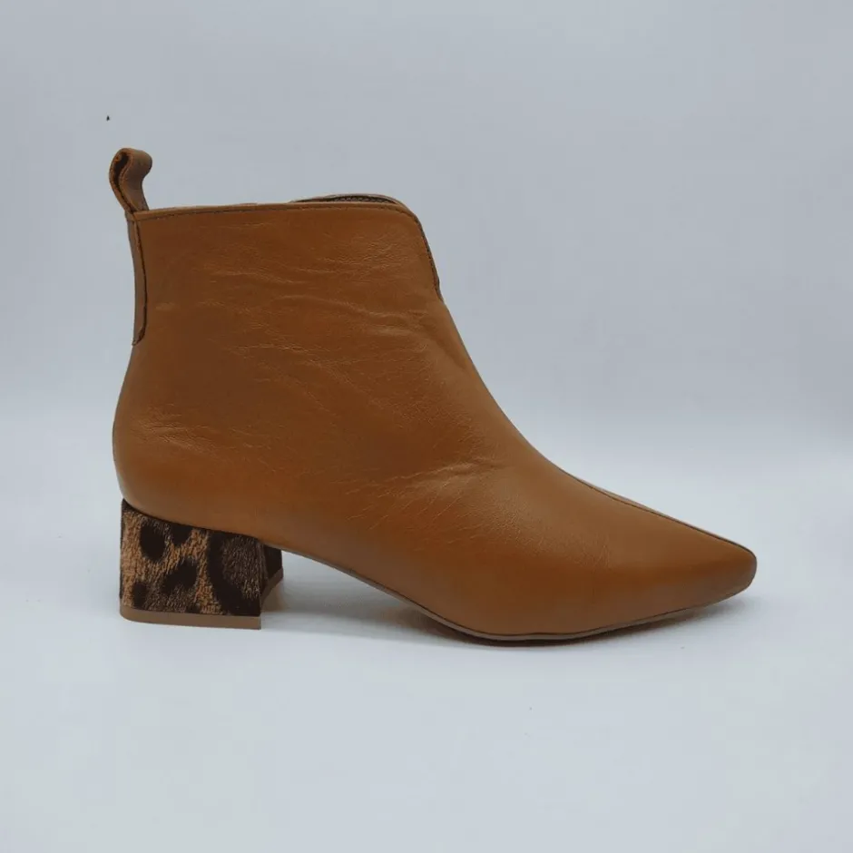 botn_malta__cuero_venecia_0.webp Calzaro Botas Y Botines Mujer | Botín Malta 11 Cuero Venecia