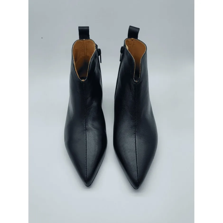 botn_malta__negro_venecia_7.webp Calzaro Botas Y Botines Mujer | Botín Malta 11 Negro Venecia