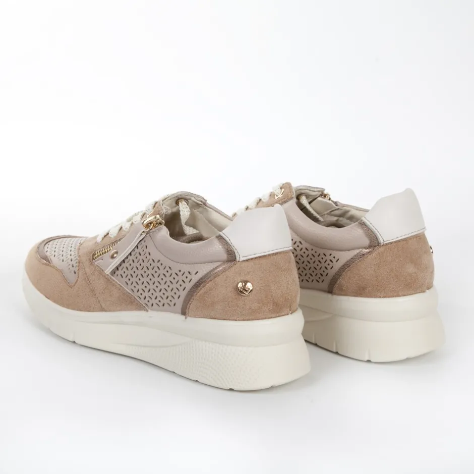 deportivo_cua_cordones_y__9.webp Calzaro Deportivas | Deportivo Cuña Cordones y Crem. Lateral Perforado 23388 Taupe