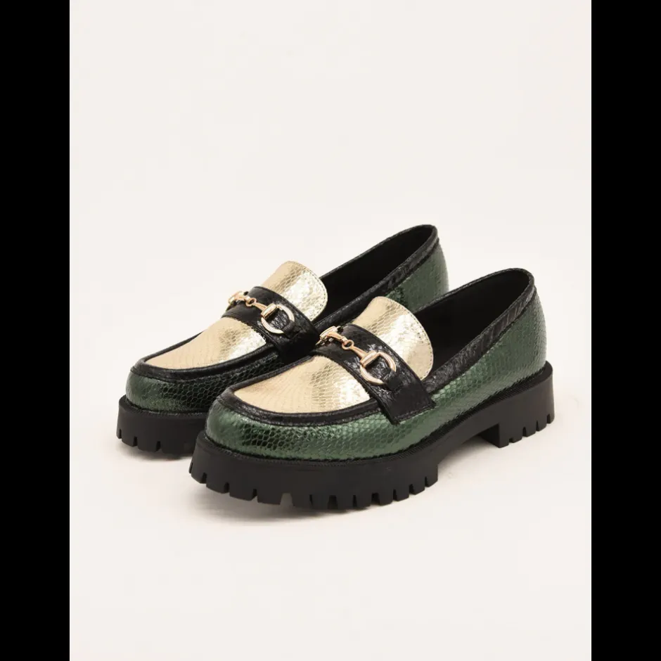 mocasn_de_charol_h_en_ver_0.webp Calzaro Mocasines | Casual | Mocasín de Charol 459H771 en Verde y Dorado