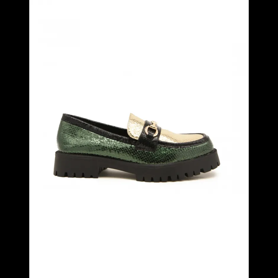 mocasn_de_charol_h_en_ver_2.webp Calzaro Mocasines | Casual | Mocasín de Charol 459H771 en Verde y Dorado