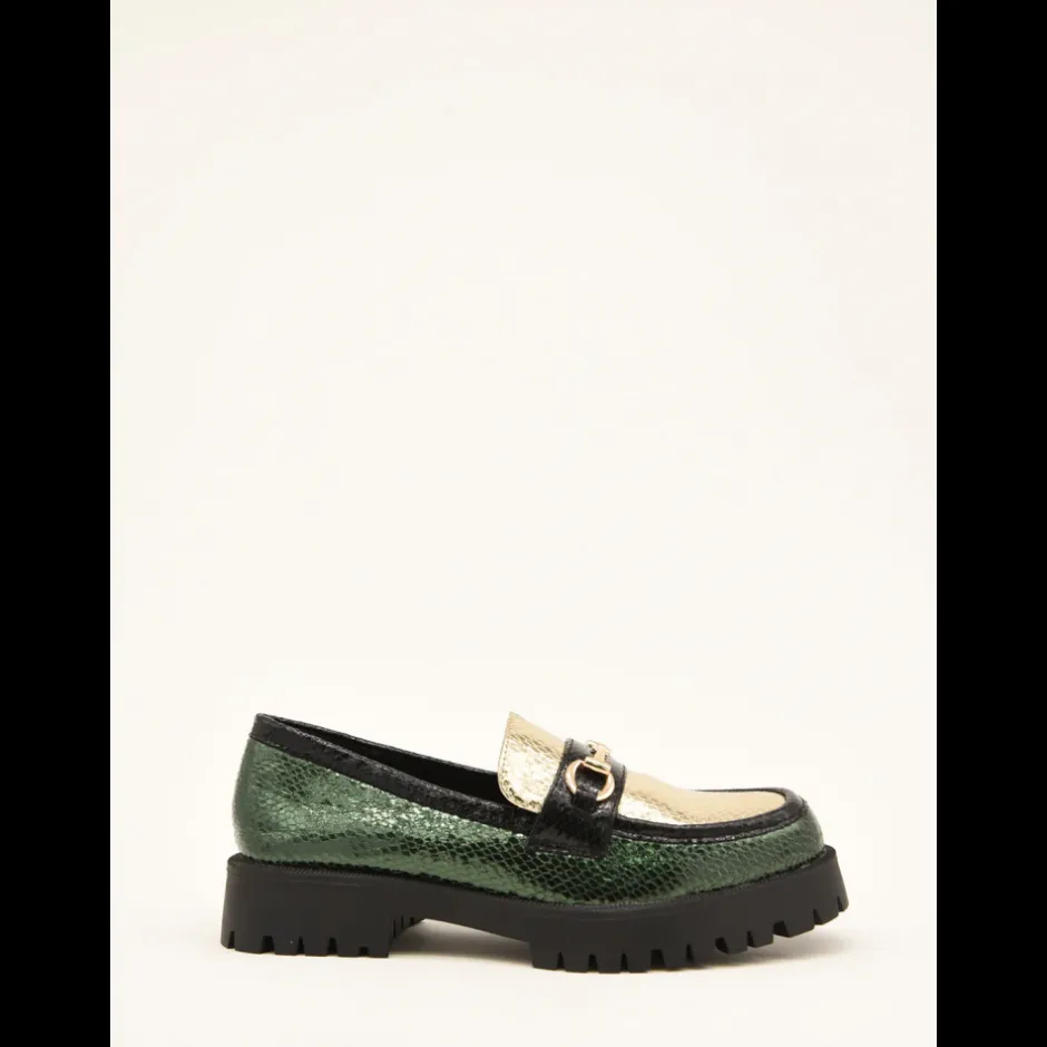 mocasn_de_charol_h_en_ver_3.webp Calzaro Mocasines | Casual | Mocasín de Charol 459H771 en Verde y Dorado