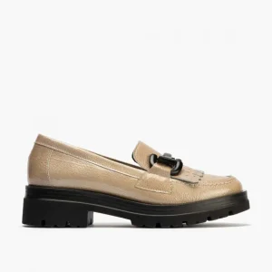 Calzaro Mocasines | Confort | Mocasín en Charol Mujer 10096 Color Piedra.