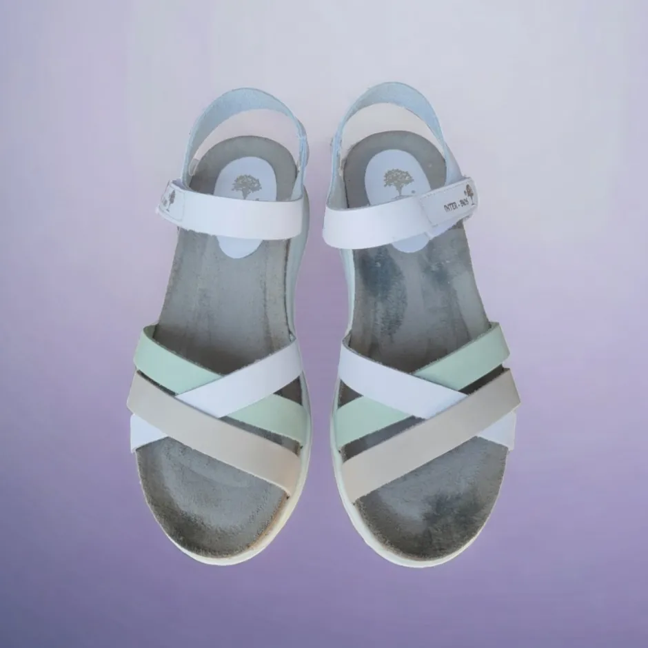 sandalia__en_blanco_gris__3.webp Calzaro Sandalias Bios | Sandalia 6911 en Blanco, Gris y Manzana.