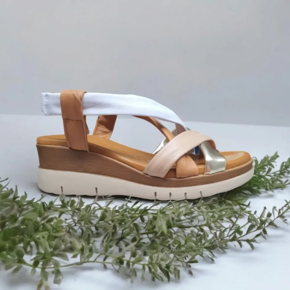 sandalia_cua_baja_flexibl_0-2.webp Calzaro Sandalias | Sandalia Cuña Baja Flexible 3744 Tubulares Cuero, Oro, Blanco, Combi 1