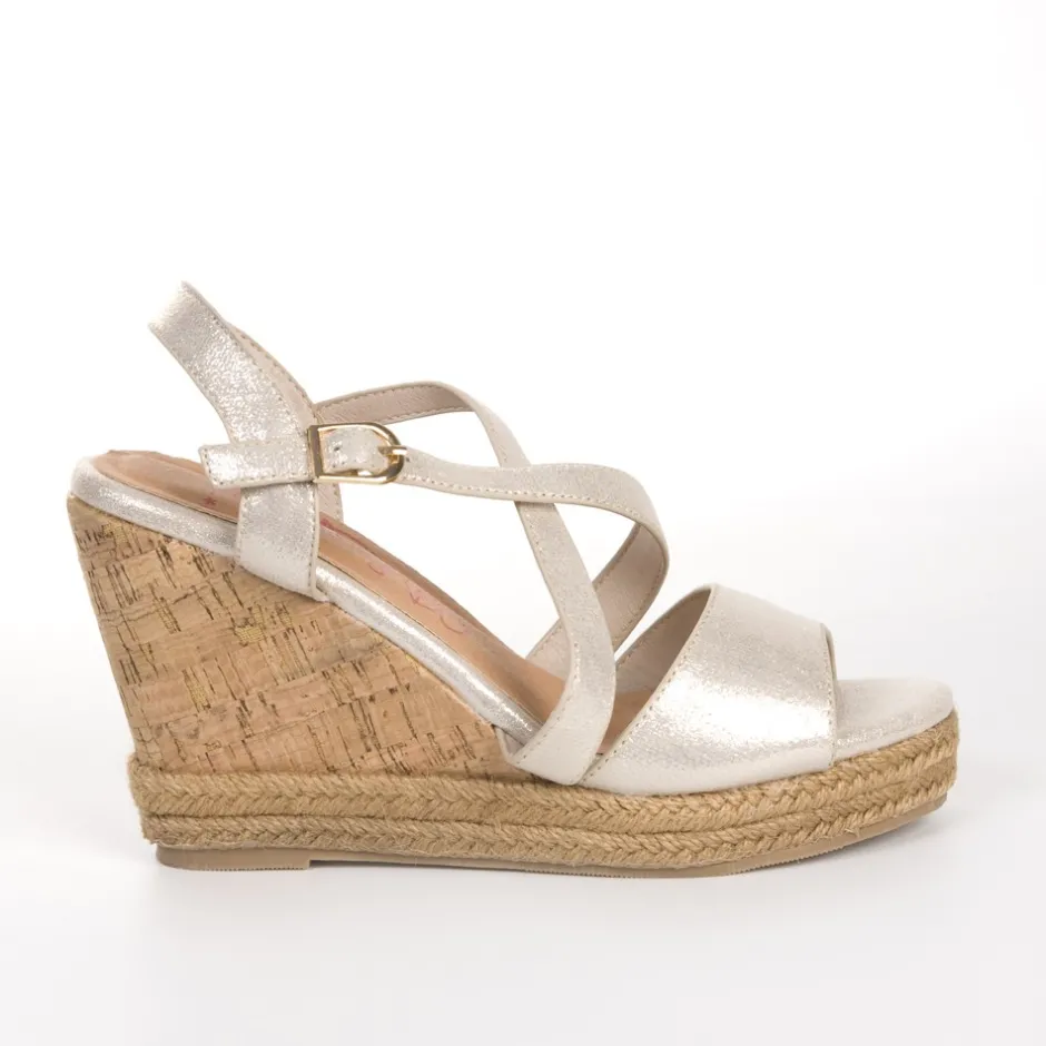 sandalia_cua_corcho_y_yut_1.webp Calzaro Alpargatas | Alpargatas | Sandalia Cuña Corcho y Yute 711 Oro Platino.