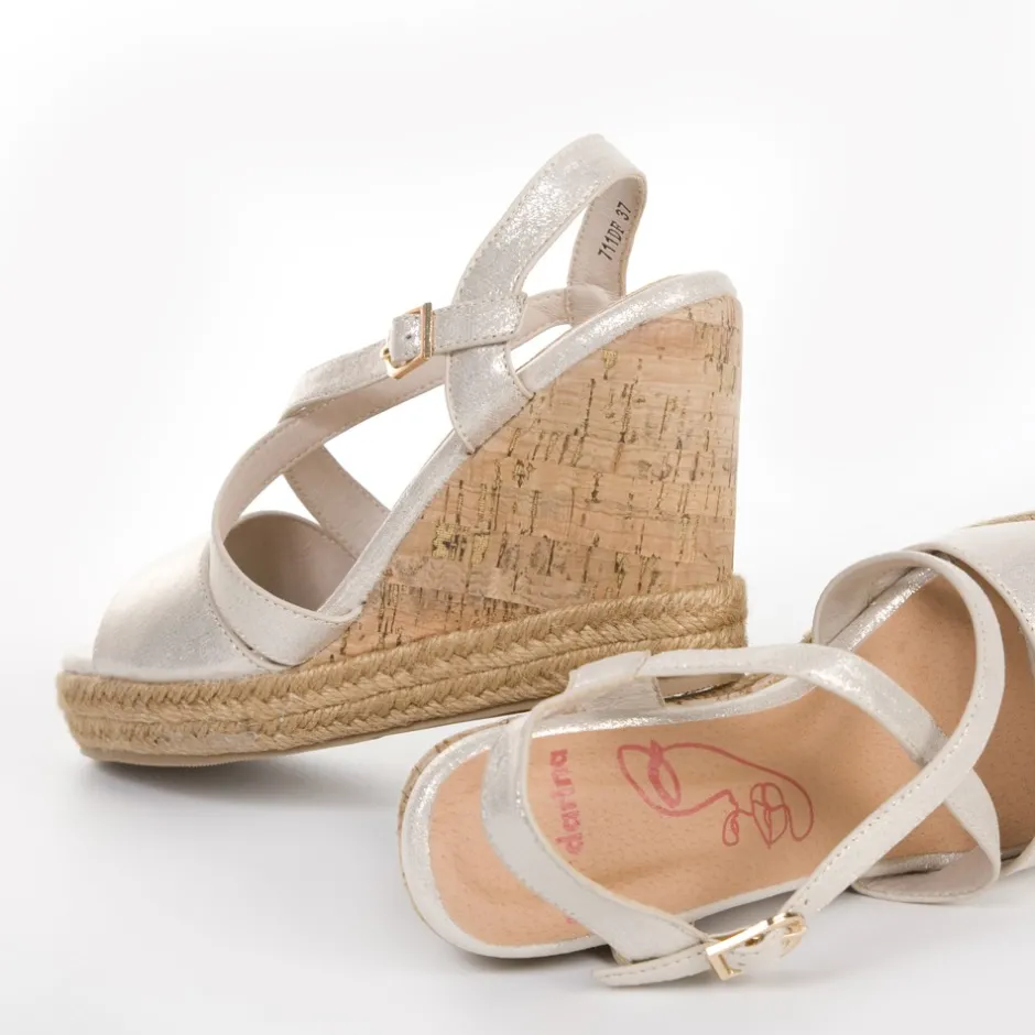 sandalia_cua_corcho_y_yut_7.webp Calzaro Alpargatas | Alpargatas | Sandalia Cuña Corcho y Yute 711 Oro Platino.