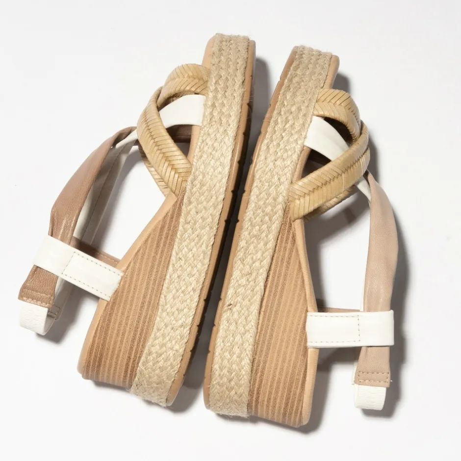 sandalia_cua_rafia_con_tr_3.webp Calzaro Sandalias | Sandalia Cuña Rafia con Trenza 1493 Espiga con Elástico C 2.