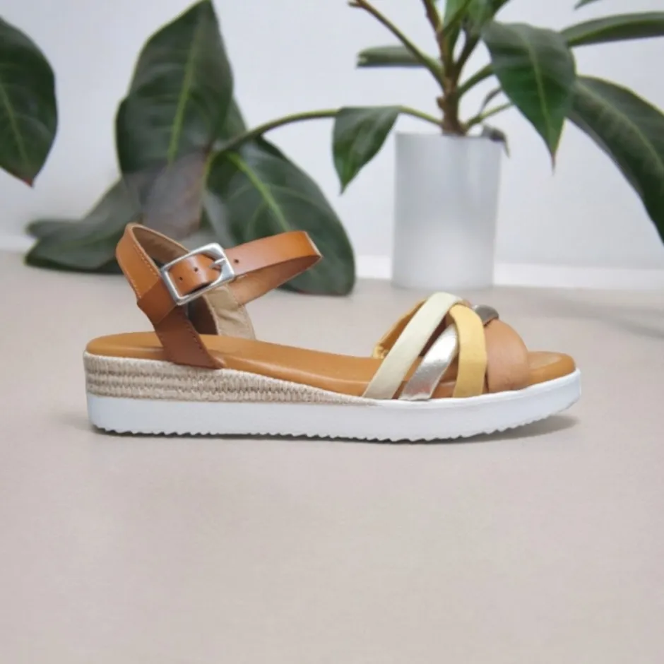 sandalia_cuina_baja__tubu_0.webp Calzaro Sandalias | Sandalia Cuñina Baja 4220 Tubulares Cuero, Oro, Taupe y Mostaza Combi 4