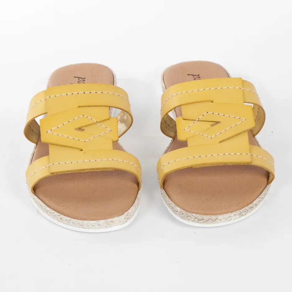 sandalia_plana__mostaza_2-1.webp Calzaro Sandalias | Sandalia plana 5024 mostaza