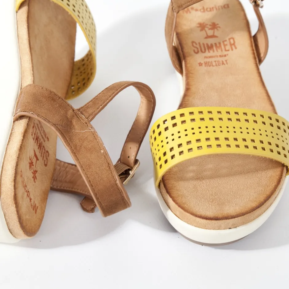 sandalia_plana__mostaza_2.webp Calzaro Sandalias | Sandalia plana 277 mostaza