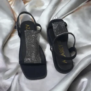 Calzaro Sandalias | Sandalia Plana Adorno Metalizado 501 Negro.