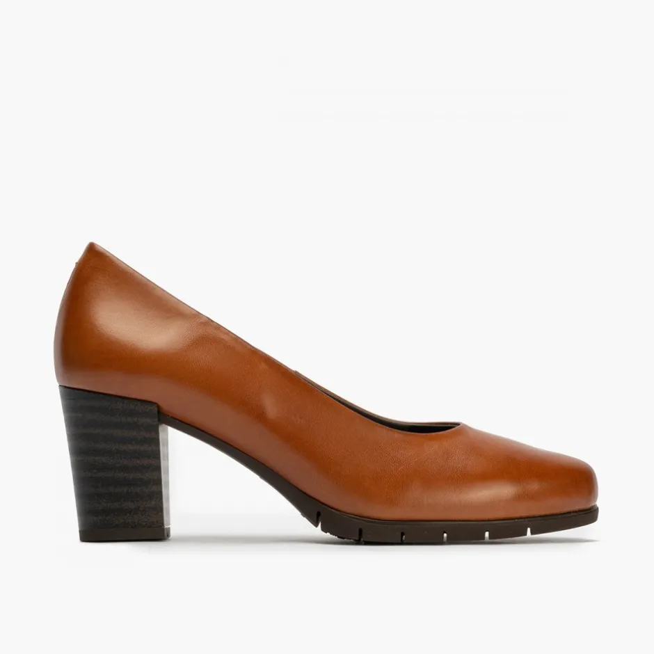 zapato_de_saln__tacn_alto_4-1.webp Calzaro Confort | Zapato de Salón 100 Tacón Alto Tapas Marrón Claro Cuero.
