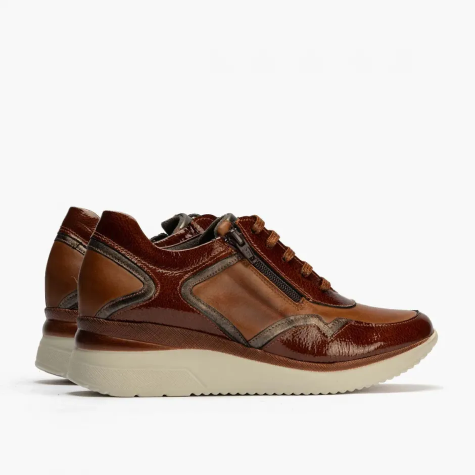 zapato_deportivo_charol_c_3-2.webp Calzaro Deportivas | Confort | Zapato Deportivo Charol con Cremallera para Mujer 10210 color Cuero.