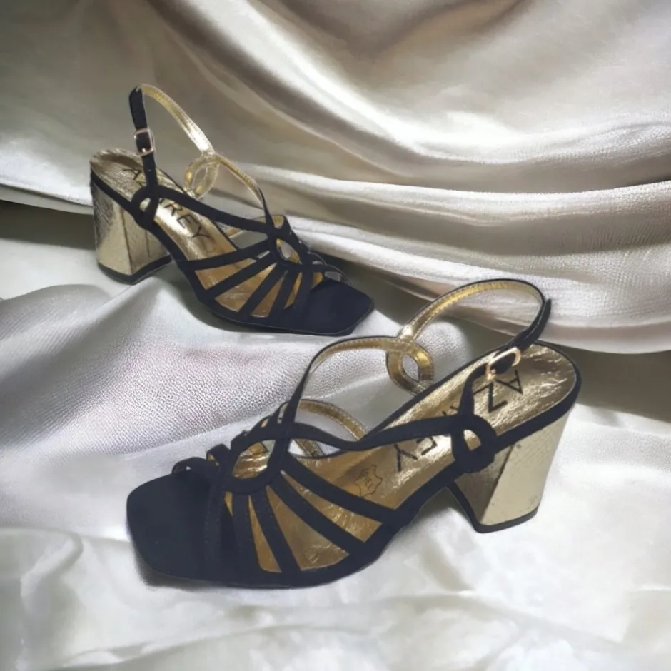 zapato_sandalia__negra_de_1.webp Calzaro Zapatos De Tac贸n | Zapato Sandalia 103 Negra de Tacón Cuadrado.