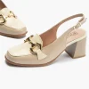 Calzaro Zapatos De Tac贸n | Zapatos de Salón de Mujer 5795 Destalonado en Piel Charol con Adorno Hebilla Metálica y Tacón Bloque Beige.