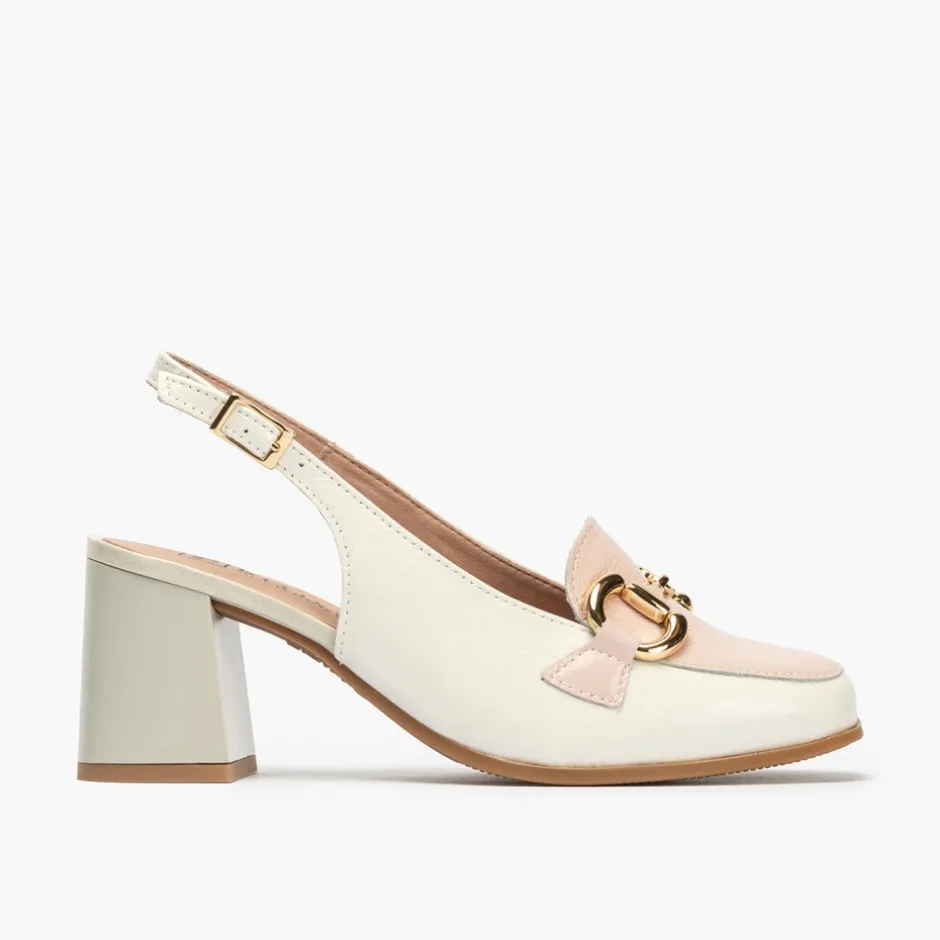 zapatos_de_saln_de_mujer__1-6.webp Calzaro Zapatos De Tac贸n | Zapatos de Salón de Mujer 5795 Destalonado en Piel Charol con Adorno Hebilla Metálica y Tacón Bloque Blanco.