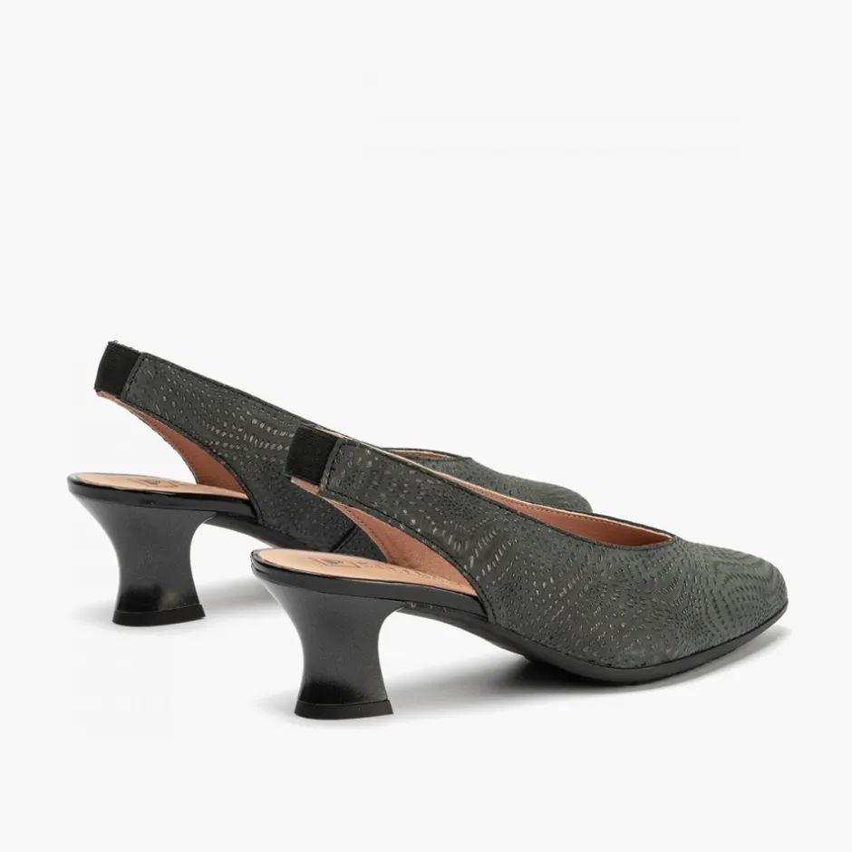 zapatos_de_saln_de_mujer__2-4.webp Calzaro Zapatos De Tac贸n | Zapatos de Salón de Mujer Destalonado 5750 en Piel y Tacón Embudo Azul.