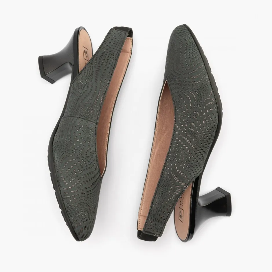 zapatos_de_saln_de_mujer__4-4.webp Calzaro Zapatos De Tac贸n | Zapatos de Salón de Mujer Destalonado 5750 en Piel y Tacón Embudo Azul.