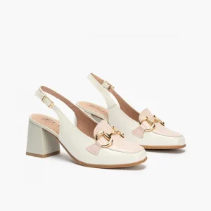 Calzaro Zapatos De Tac贸n | Zapatos de Salón de Mujer 5795 Destalonado en Piel Charol con Adorno Hebilla Metálica y Tacón Bloque Blanco.