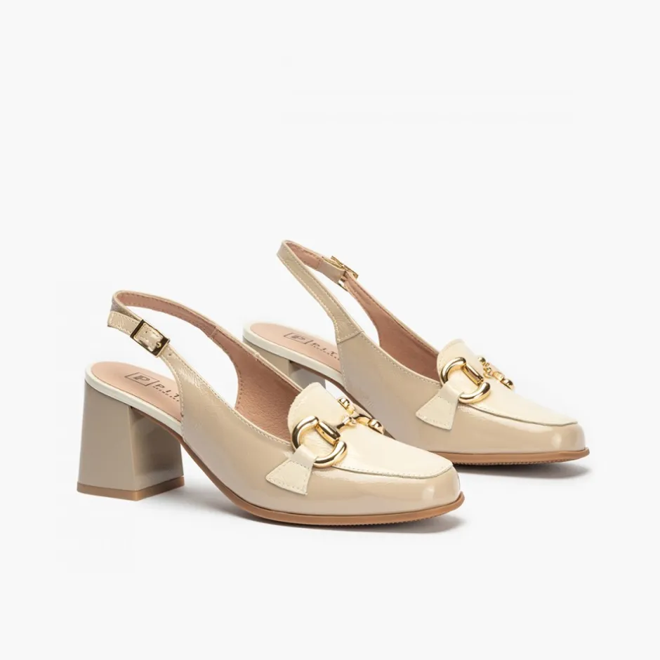 zapatos_de_saln_de_mujer__4-7.webp Calzaro Zapatos De Tac贸n | Zapatos de Salón de Mujer 5795 Destalonado en Piel Charol con Adorno Hebilla Metálica y Tacón Bloque Beige.