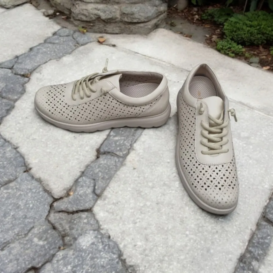 zapatos_sneakers_picadito_2.webp Calzaro Confort | Zapatos Sneakers Picaditos Cordones Slip-on 422 Beige.