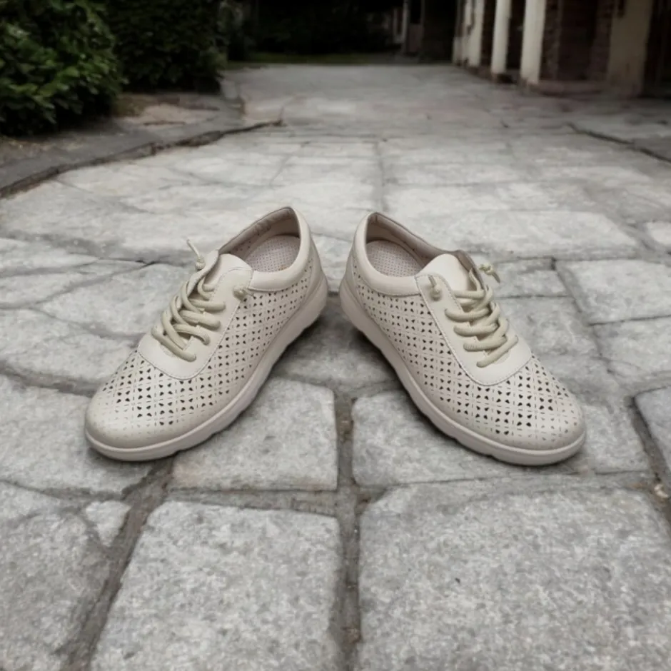 zapatos_sneakers_picadito_7.webp Calzaro Confort | Zapatos Sneakers Picaditos Cordones Slip-on 422 Beige.