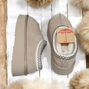 Calzaro Zuecos | Casual | Zueco Pelo Berdun Serraje Beige Tipo Australiano.
