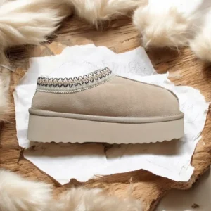 Calzaro Zuecos | Casual | Zueco Pelo Berdun Serraje Beige Tipo Australiano.