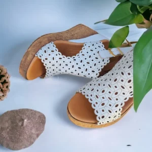 Calzaro Sandalias | Zueco Piel Cuña 23401 Laser Blanco .